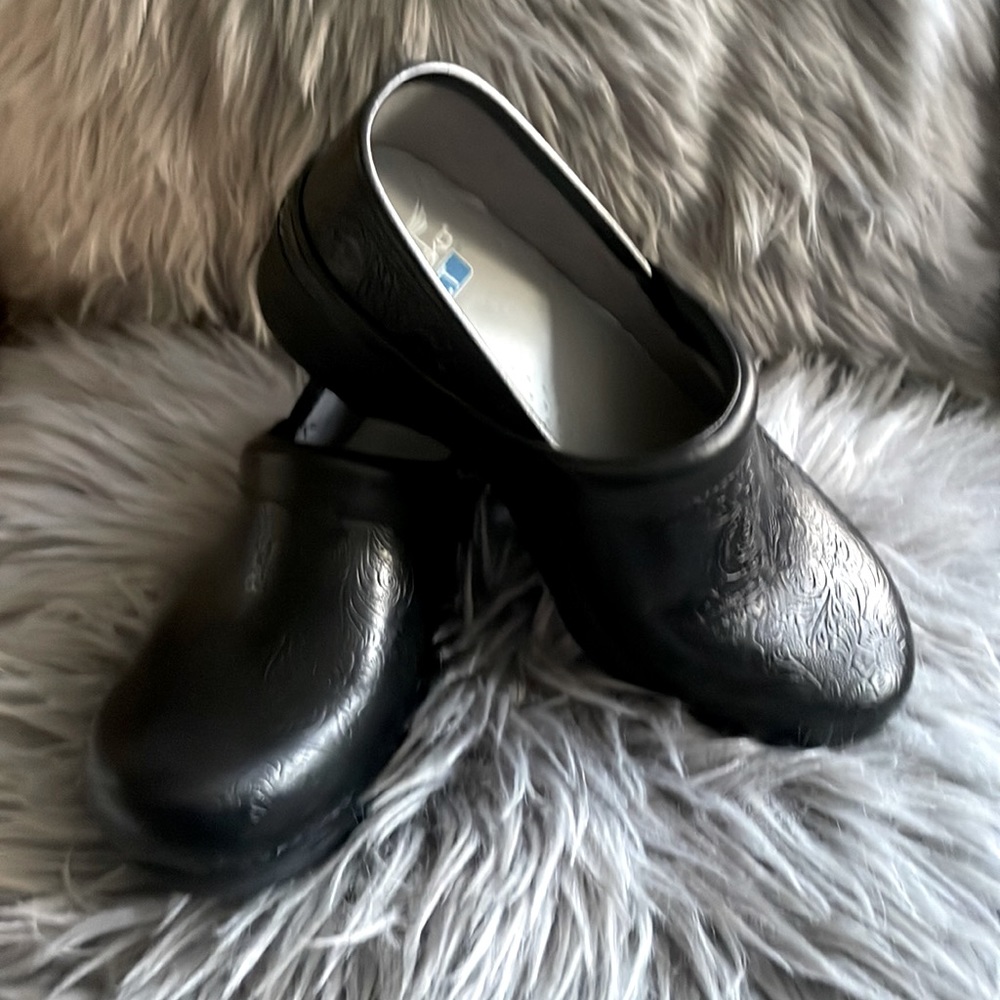 Dansko LT womens Clogs size 38